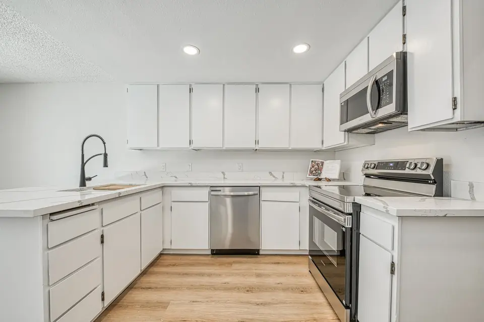 4985 E Butler Unit 124, Fresno, CA 93727